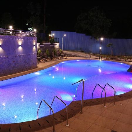 Hotel Vits Lonavala Esterno foto