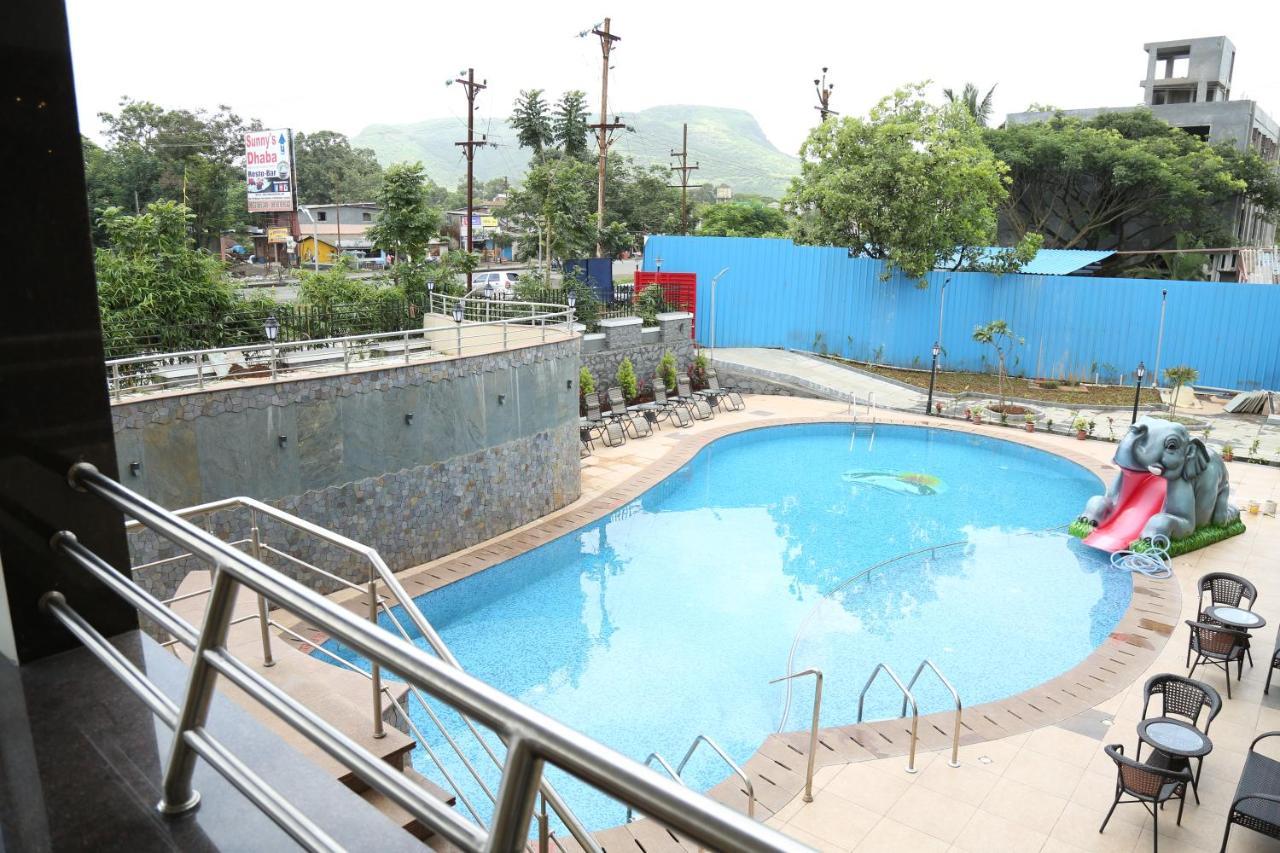 Hotel Vits Lonavala Esterno foto