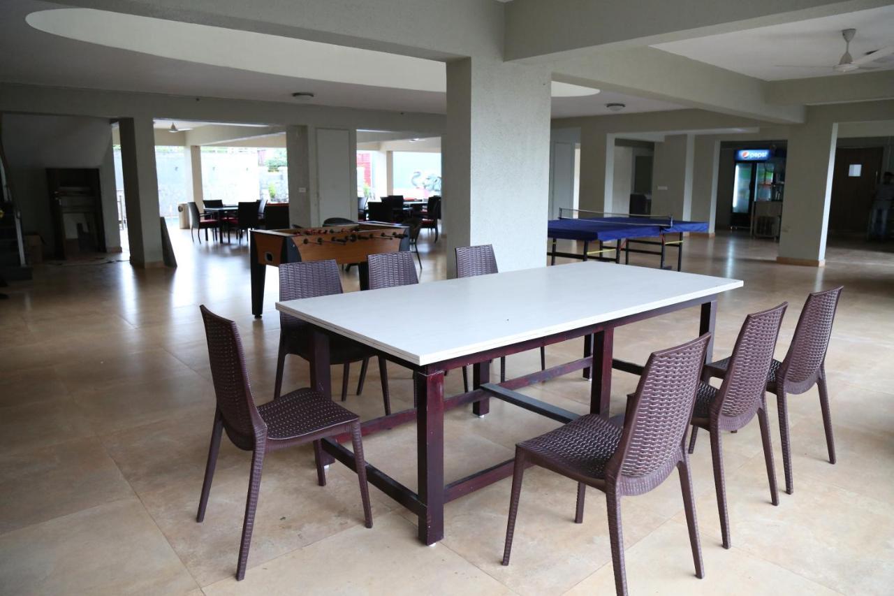 Hotel Vits Lonavala Esterno foto