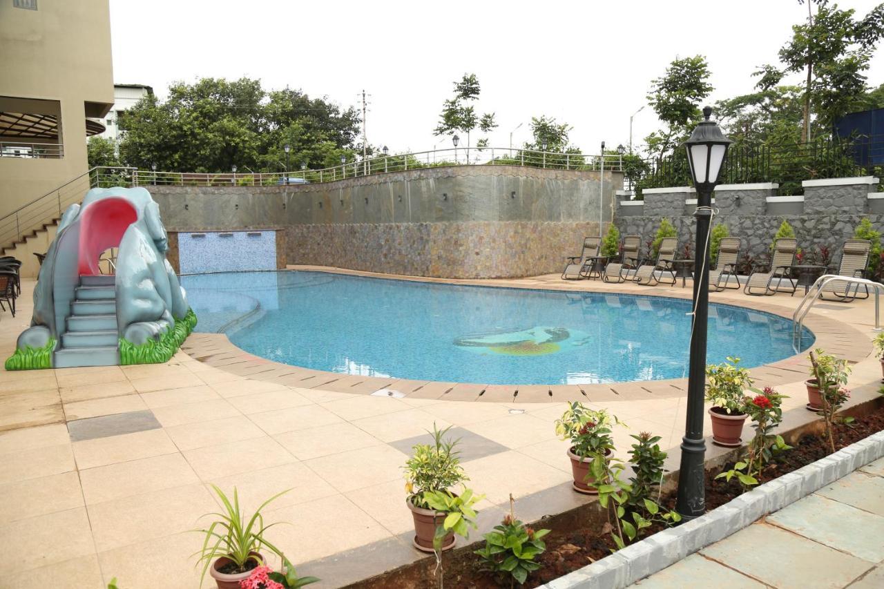 Hotel Vits Lonavala Esterno foto