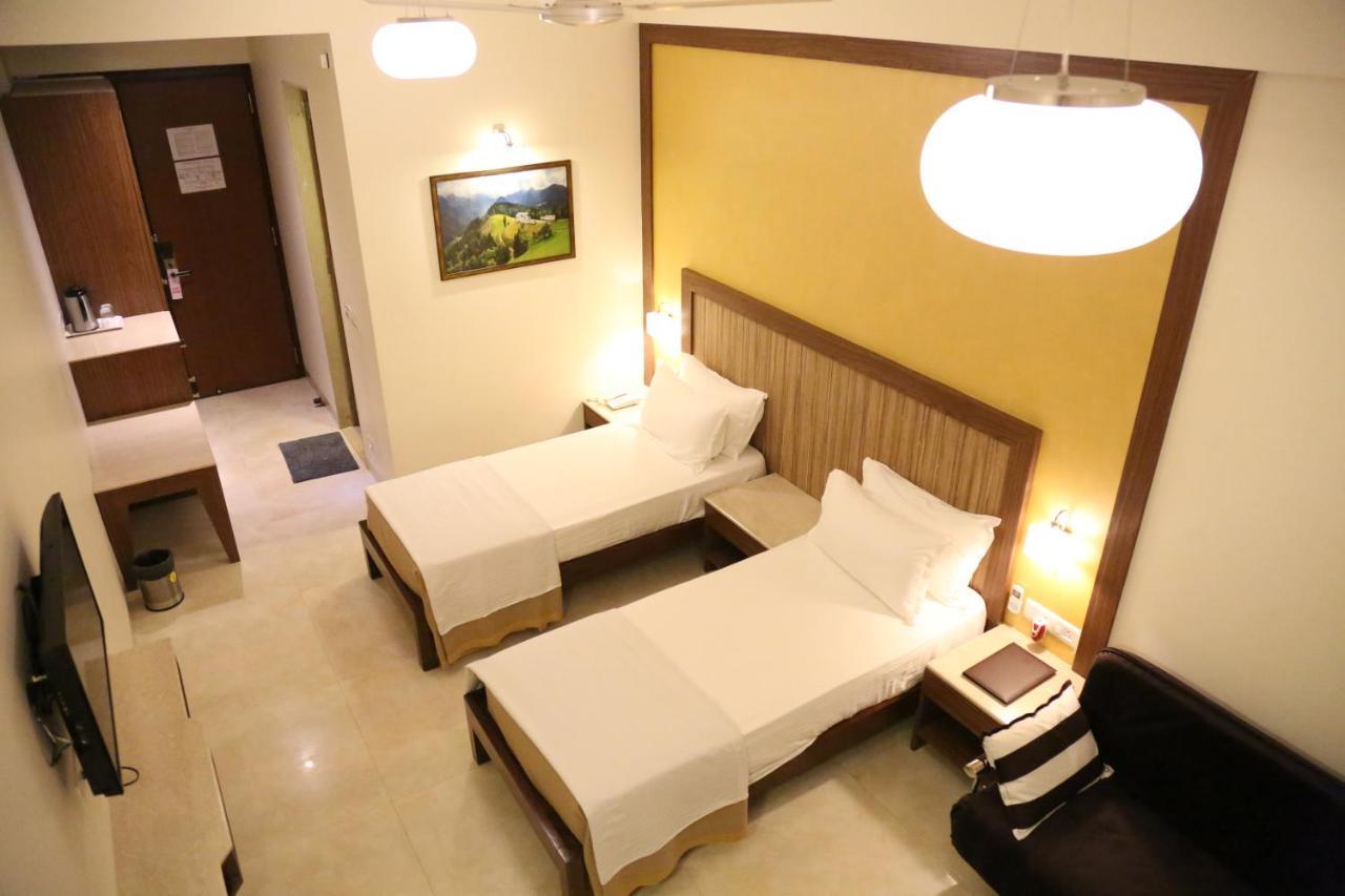 Hotel Vits Lonavala Esterno foto