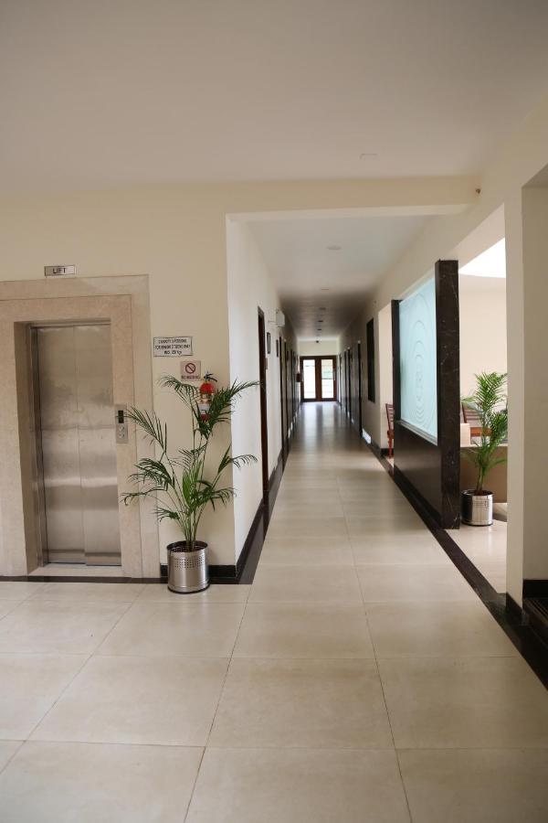 Hotel Vits Lonavala Esterno foto