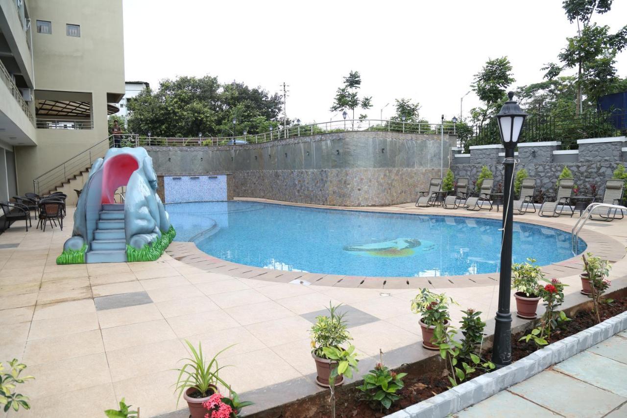 Hotel Vits Lonavala Esterno foto