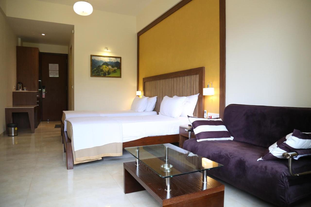 Hotel Vits Lonavala Esterno foto