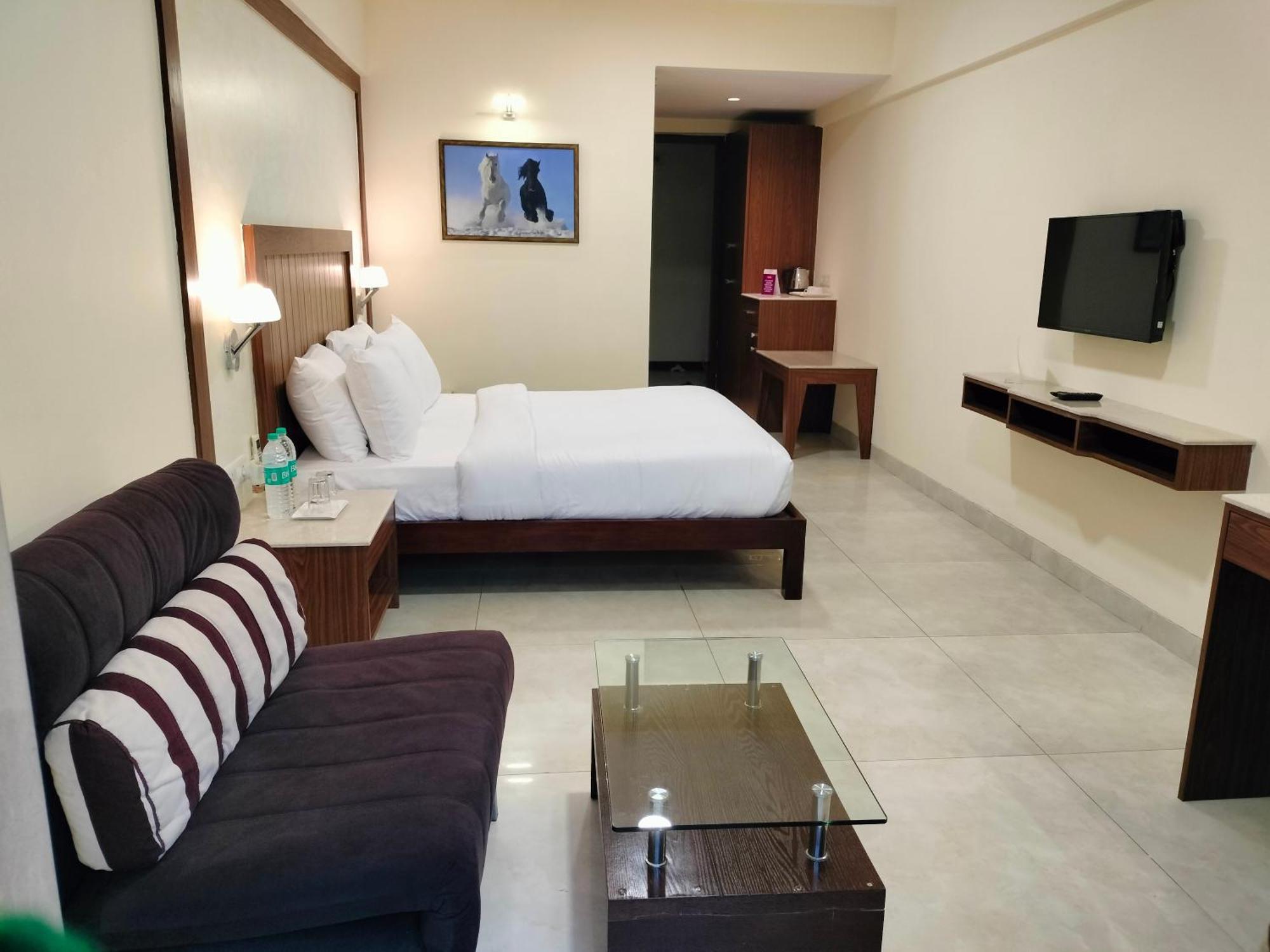 Hotel Vits Lonavala Esterno foto