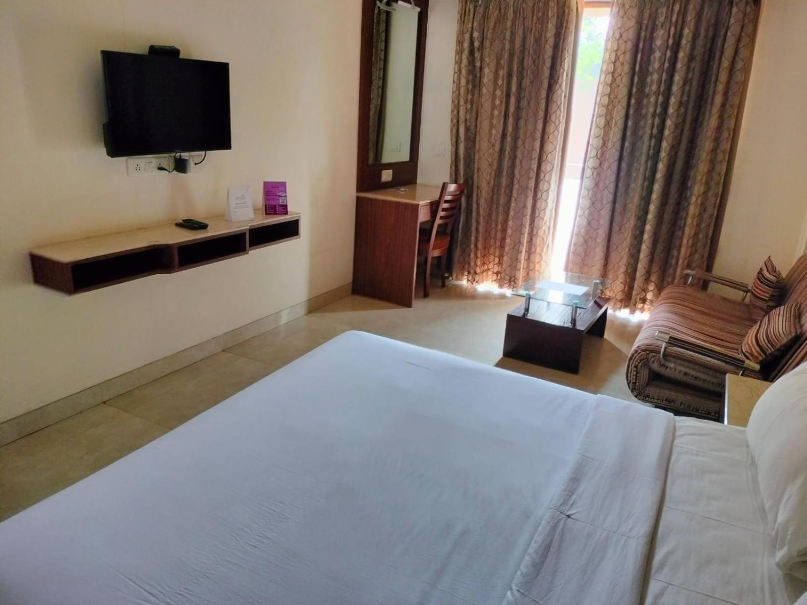 Hotel Vits Lonavala Esterno foto